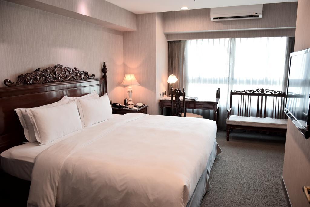 Royal Seasons Hotel Taichung‧Zhongkang Esterno foto
